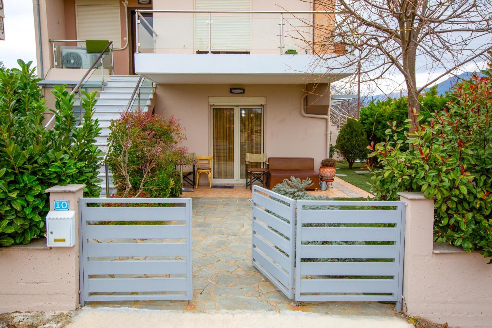Chris Cozy Apartment Янина Екстериор снимка